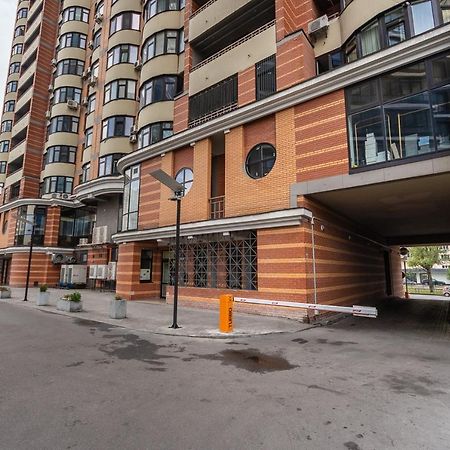 New Building Near Arena City Lesi Ukrainky 7A Kiev Luaran gambar